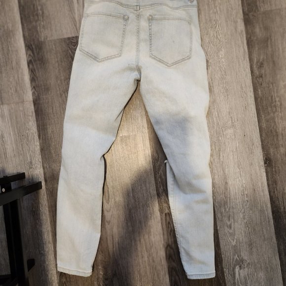 Jeans - Picture 2 of 3